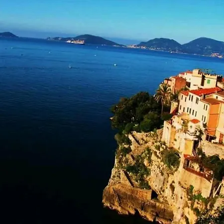 Cinque Terre House With Breakfast, Private Pool, Jacuzzi And Parking Sarzana